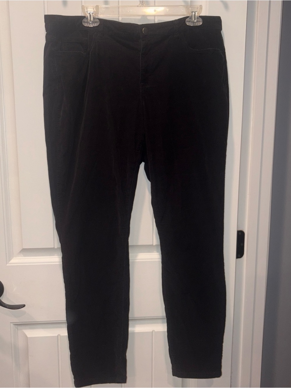 Woman’s Black corduroy Straight-Leg Pants by Madison size 16